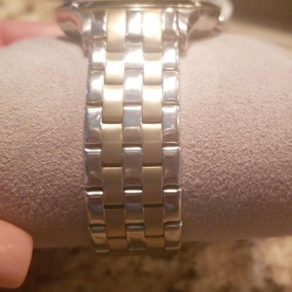 Sale 🤩💕Armani Exchange Ladies Two Tone Watch - Picture 6 of 8